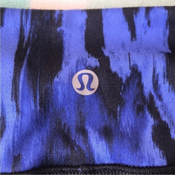 Lululemon Reversible Capri Cropped Legging Pants - Picture 4 of 12